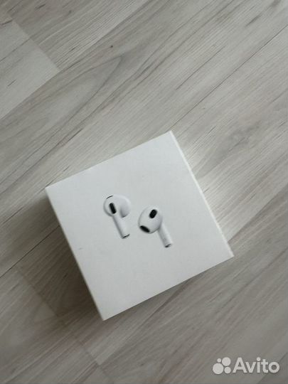 Apple AirPods 3 MagSafe Charging Case