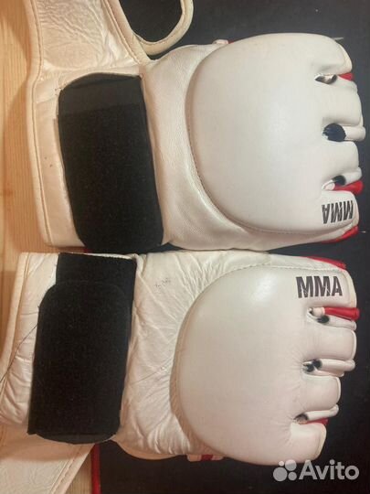 Перчатки для MMA demix