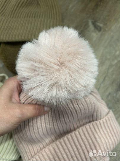 Шапка с ушками и помпоном детская