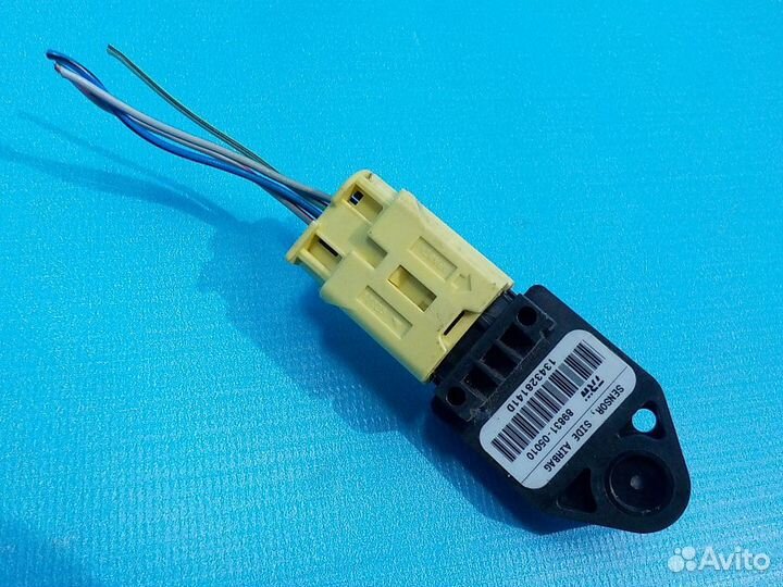 Датчик Air Bag передний правый toyota Avensis (T25
