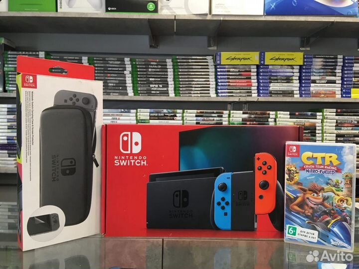 Nintendo Switch с чехлом + Crash Team Racing