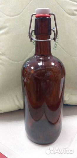 Бутылка с бугельной пробкой