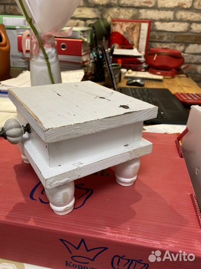 Миниатюрный столик