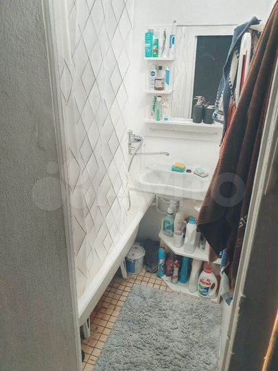 Комната 12 м² в 3-к., 12/12 эт.