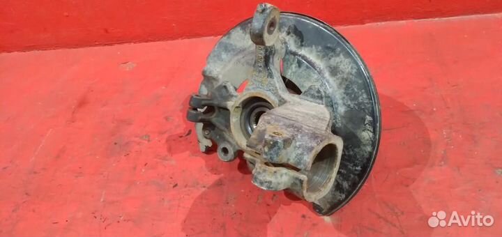 Форд фокус 3 кулак поворотный левый ступица