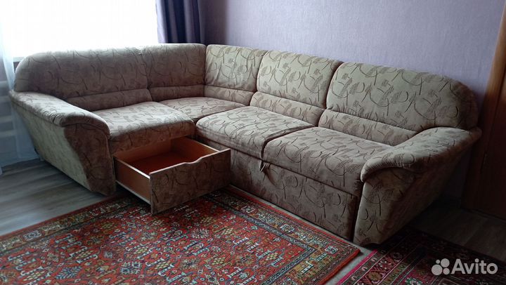 Угловой диван-кровать бу