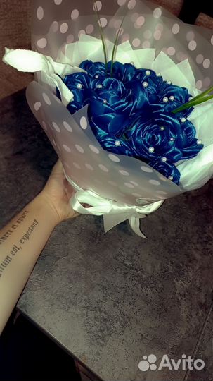 Букет из атласных роз