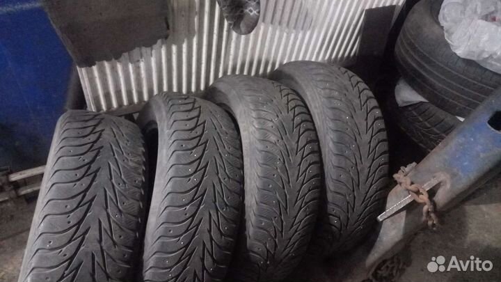 Yokohama Ice Guard Stud IG55 215/60 R17 100T