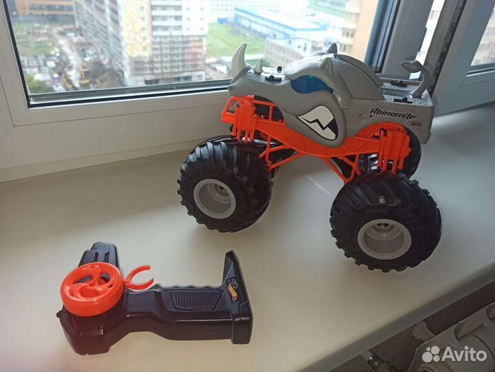 Машина Hot Wheels ру Monst Trucks Rhinomite 63684