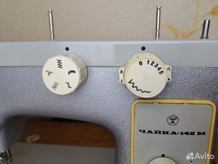 Швейная машинка Чайка 142м