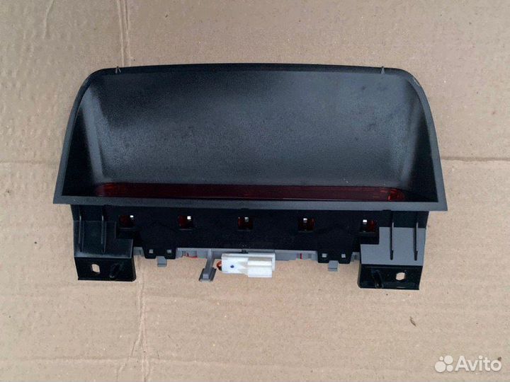 Фонарь стоп сигнала крышки багажника задний