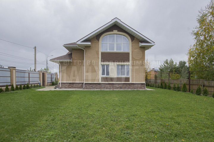 Дом 230 м² на участке 10 сот.