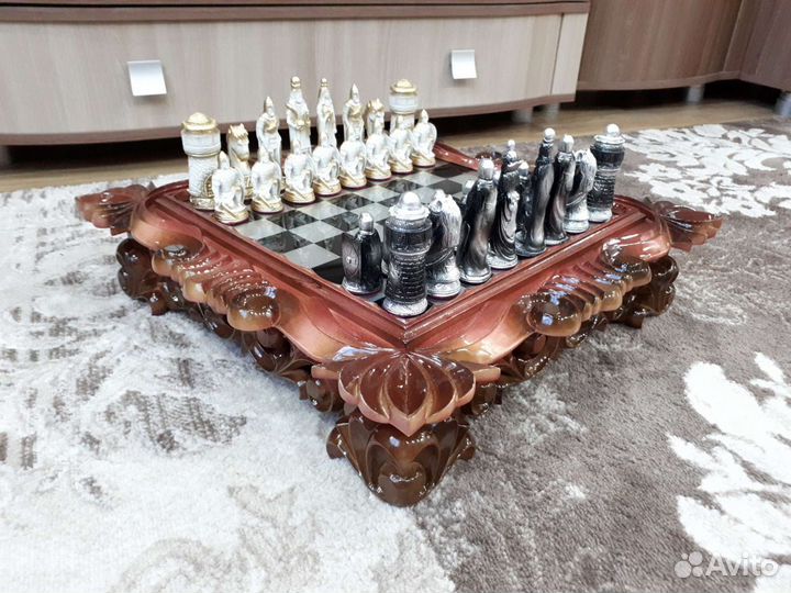 Шахматы ручной работы с фигурами, стеклянное поле