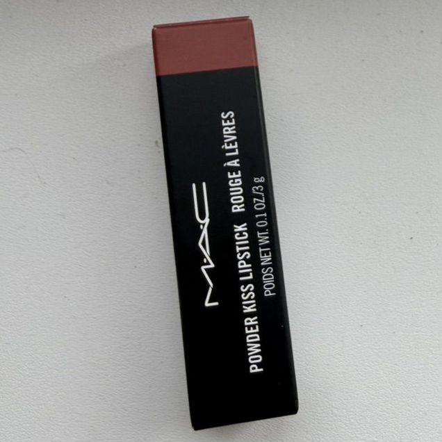 Помада mac devoted to chili