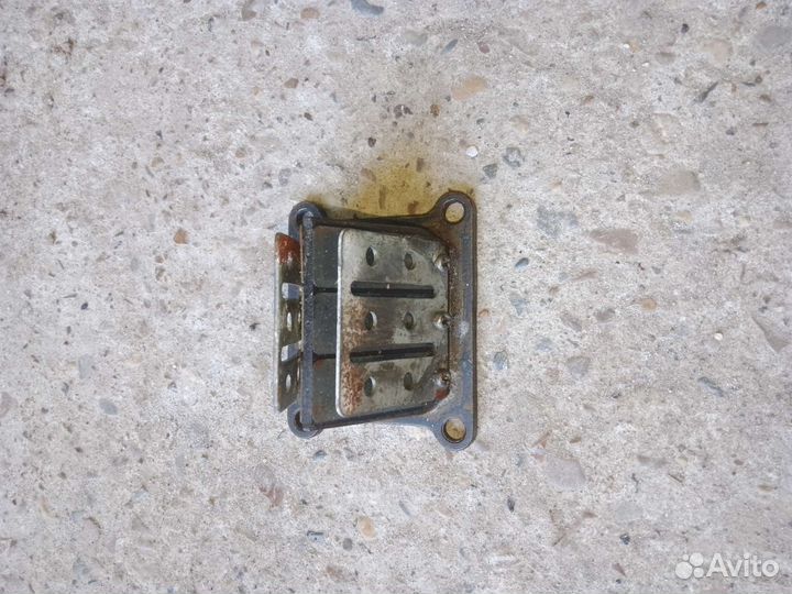 Лепестковый клапан Дерби GPR 125