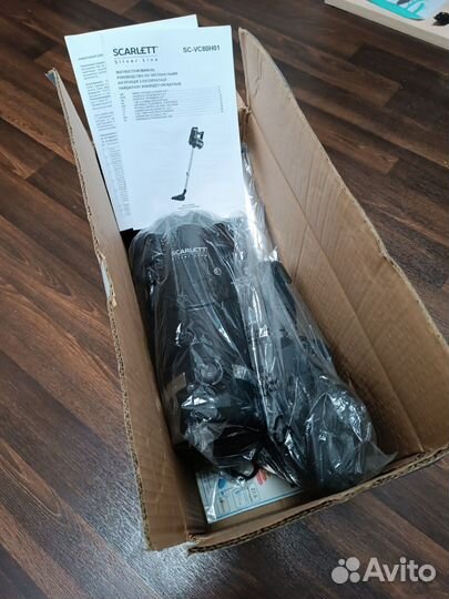 Пылесос Scarlett SC-VC80H01, черный