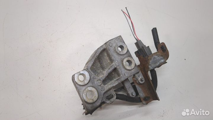 Кронштейн кпп Mitsubishi Endeavor, 2011