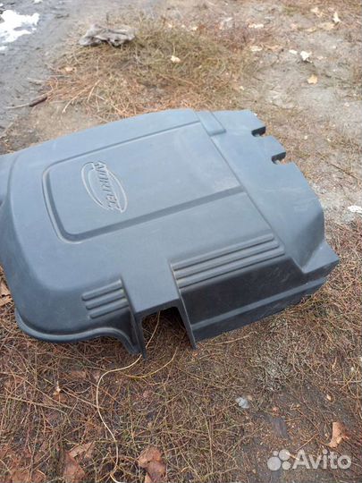 Крышка двигателя tahoe 900