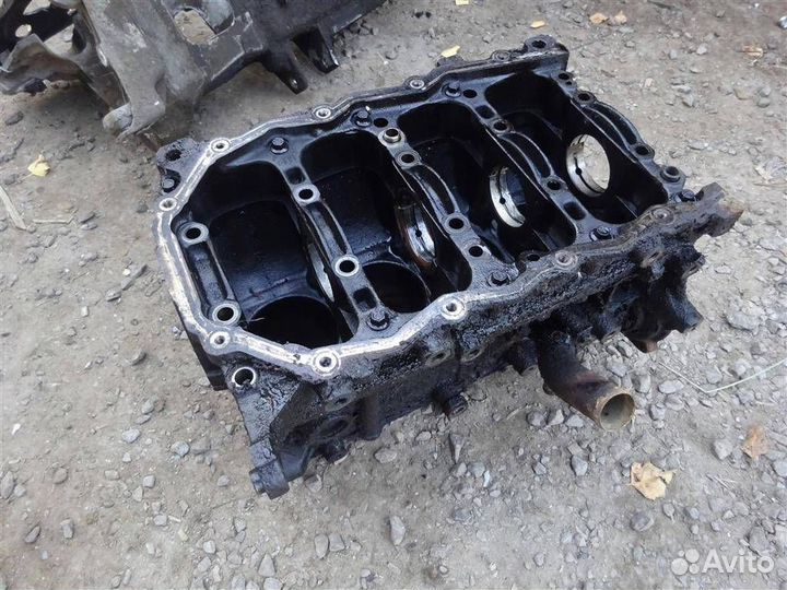 Блок двигателя Dodge Caravan III (1995—2000)