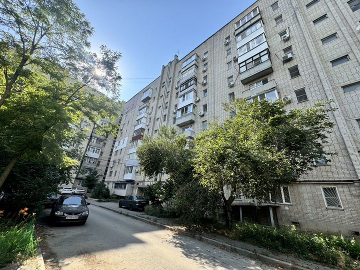 3-к. квартира, 64 м², 1/9 эт.
