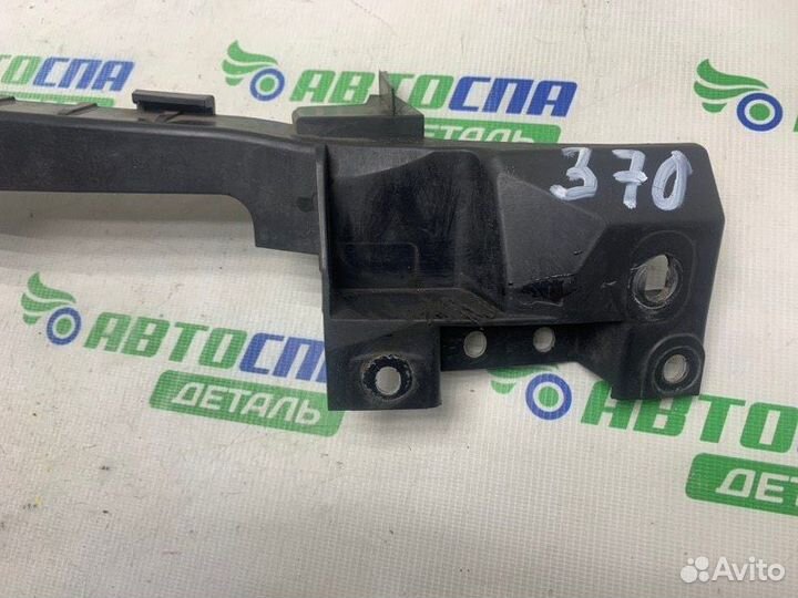 Кронштейн бампера передний правый Opel Insignia