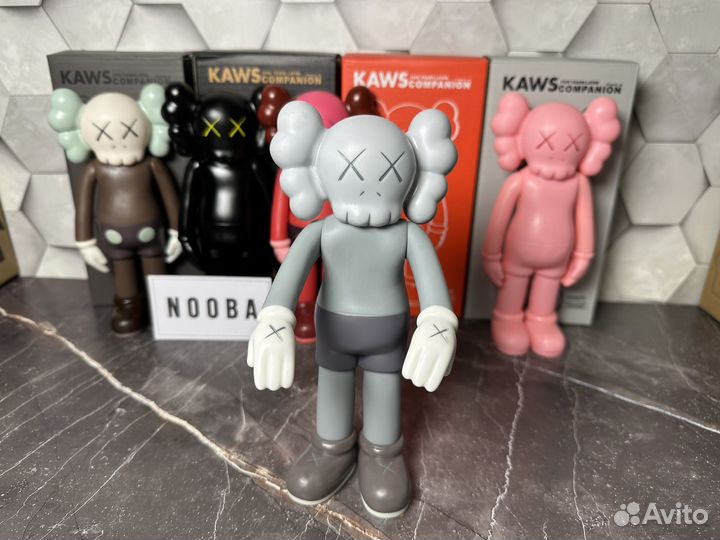 Фигурки Kaws