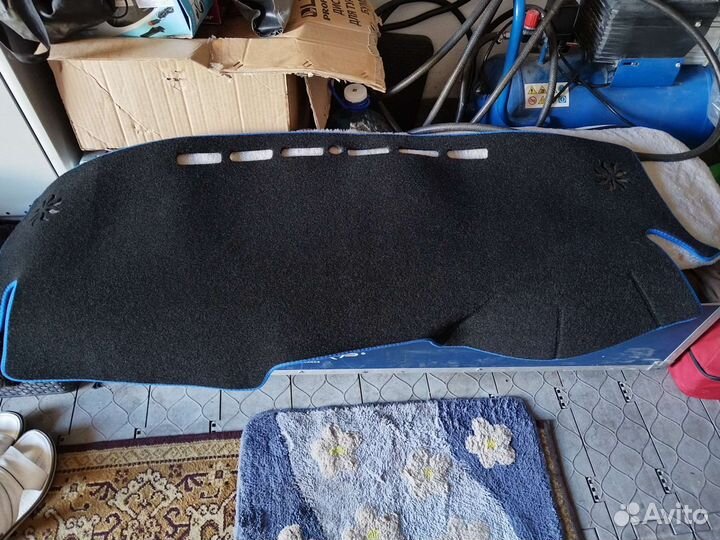 Продам накидку на панель CHR,новая