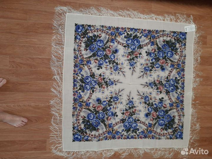 Платки Павлопосадские новые