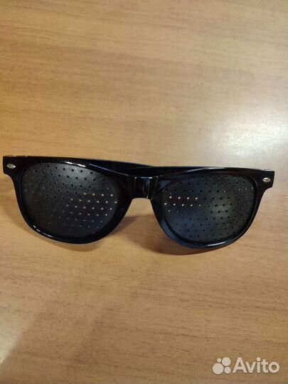 Очки-тренажеры перфорационные