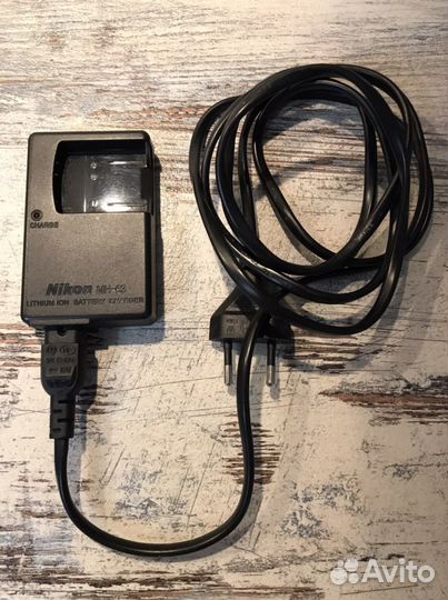Зарядное устройство Nikon MH-63