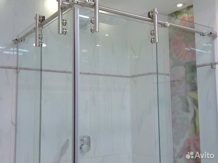 Стеклянные перегородки в ванную