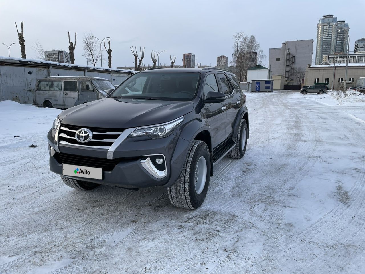 Toyota Fortuner: фото владельца