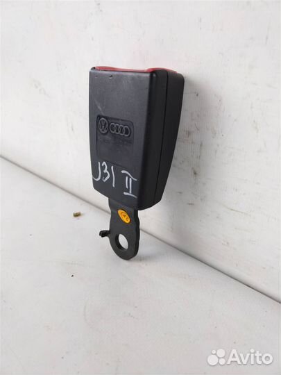 Ответная часть ремня безопасности задн. ауди Q7 2