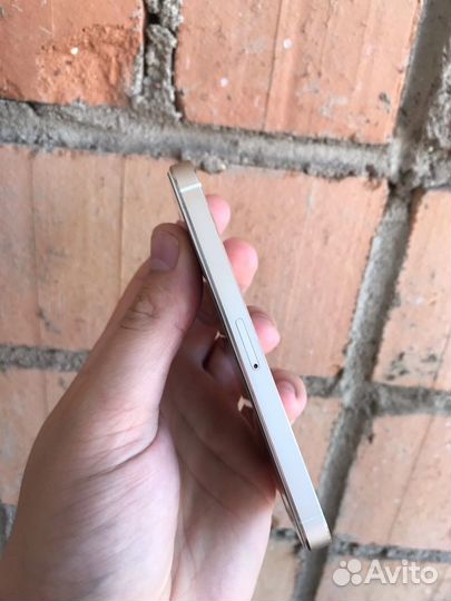 Телефон iPhone 5s