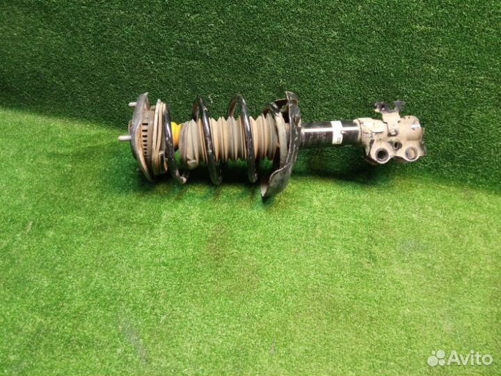 Амортизатор Toyota Corolla ZRE210 1ZR 2020