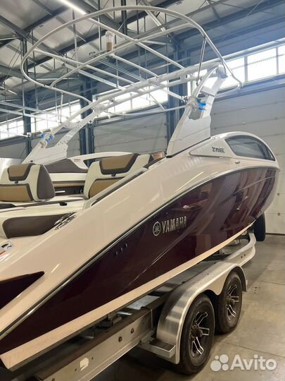 Yamaha 275 SE новый катер 2023 г., 500 л/с