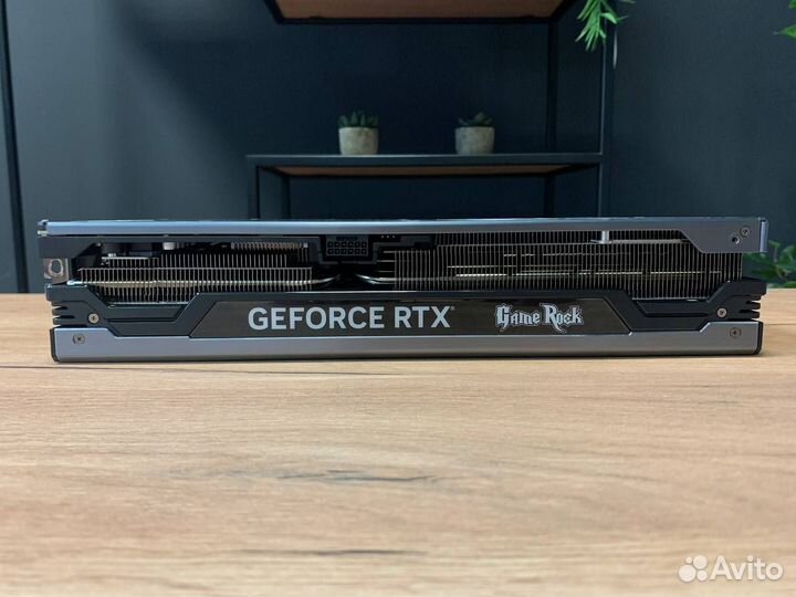 Новая видеокарта Palit GeForce RTX 4070 Ti GameRoc