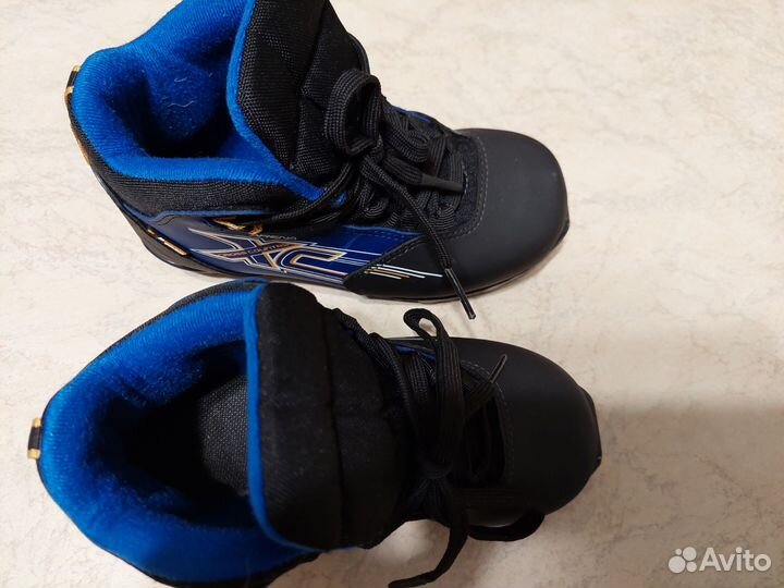 Лыжные ботинки