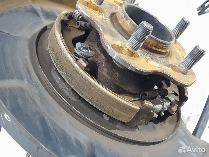 Задний кулак левый и правый Nissan Teana J32