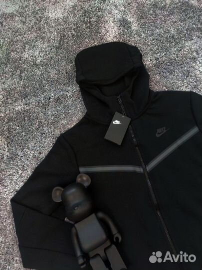 Толстовка Nike Tech Fleece базовая черная