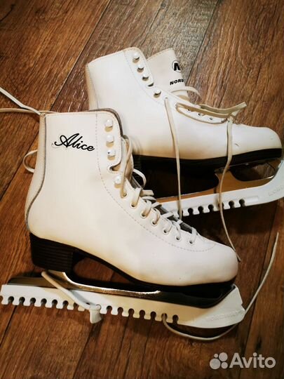 Коньки фигурные женские