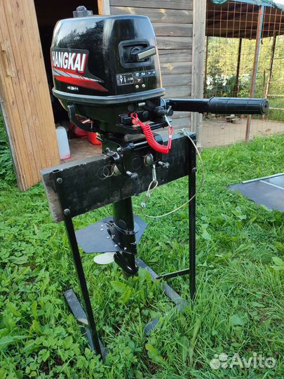 Лодку с мотором