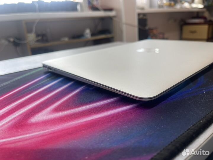 Apple MacBook Air 13.3 17год