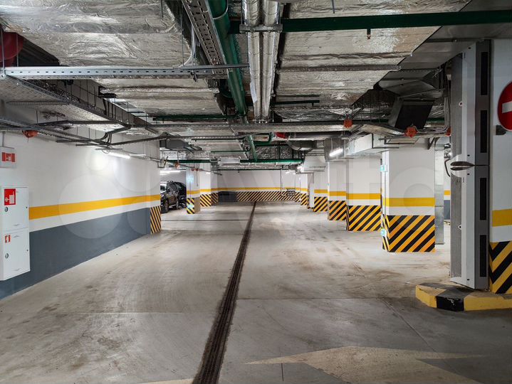 Машиноместо, 15 м²