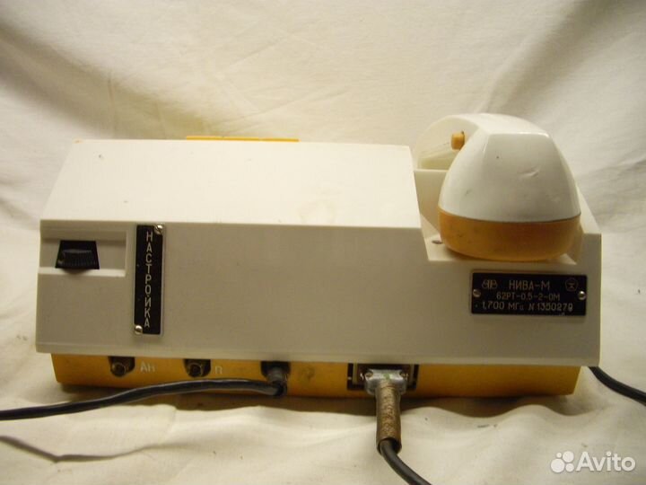 Старинная кв радиостанция нива-М