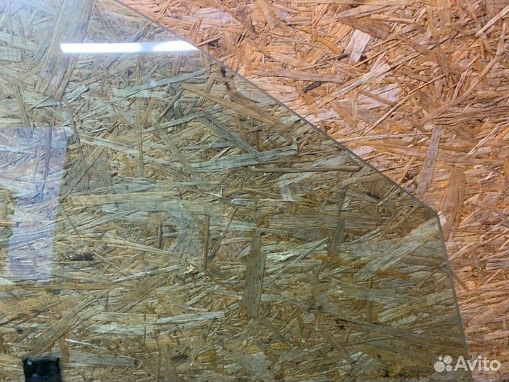 Стекло двери переднее правое Mercedes-Benz Gle