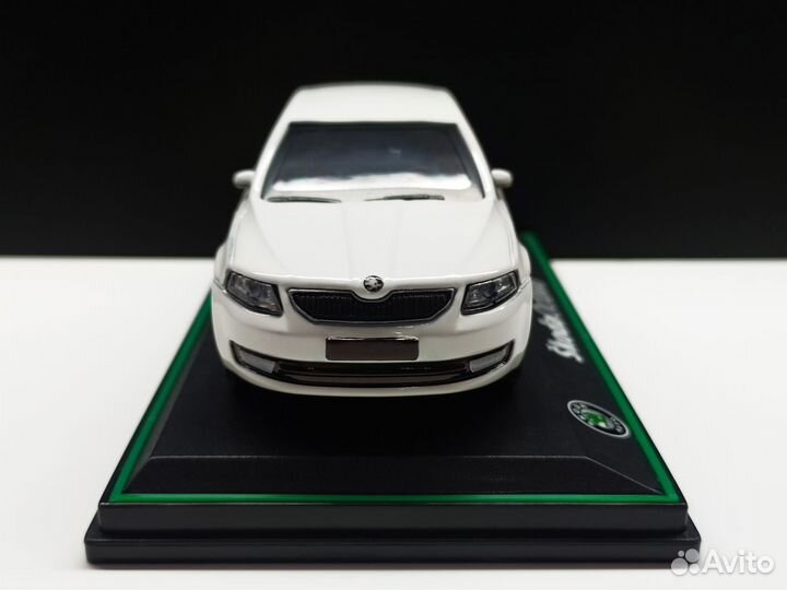 1:38 Skoda Octavia White