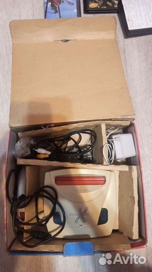 Sega mega drive x + 4 легендарных картриджа