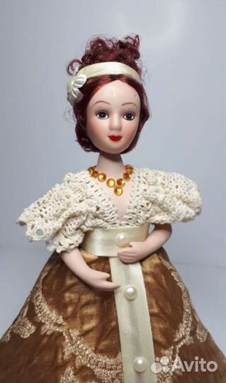 Кукла фарфоровая коллекционная