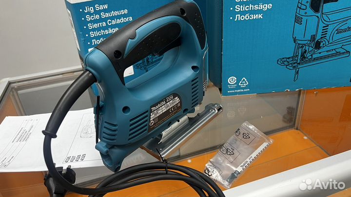 Электролобзик Makita 4329 новый